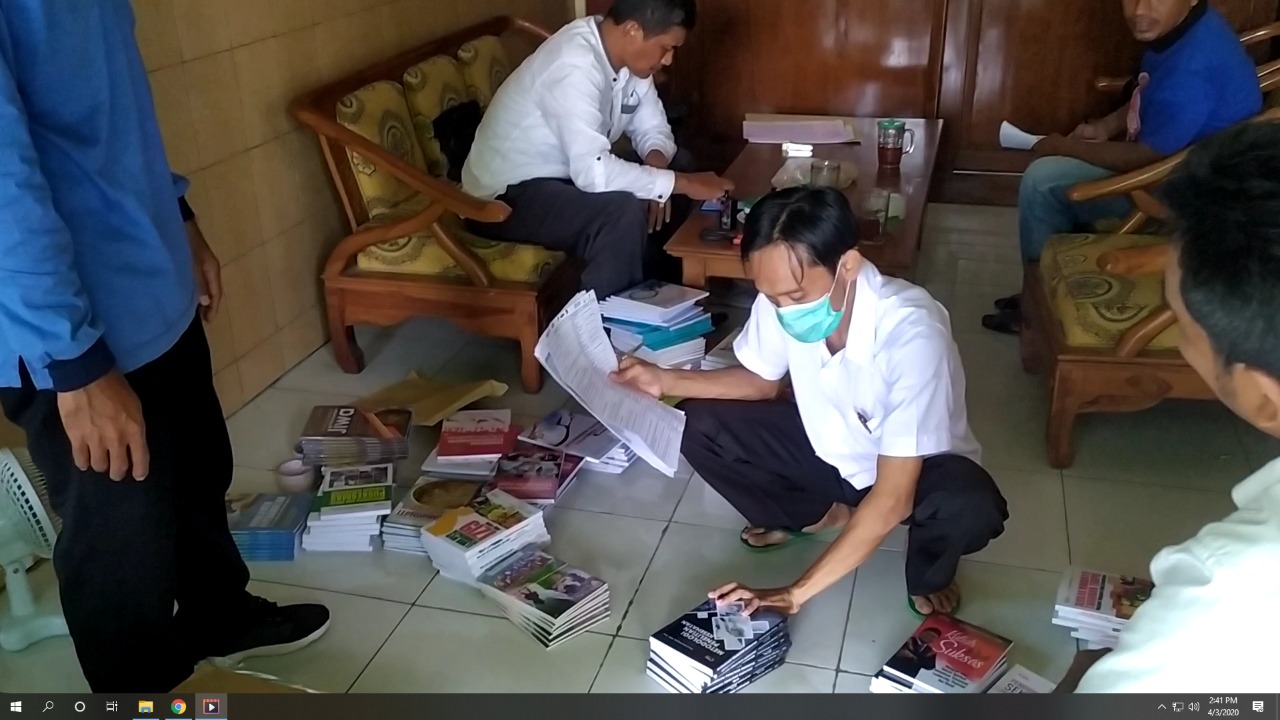 Pembelian buku untuk Perpusda Bojonegoro dan empat Perpusdes
