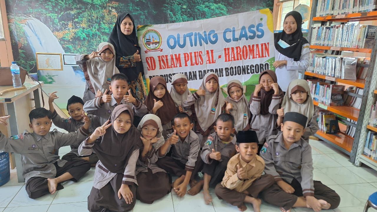 Kunjungan ke Perpustakaan Daerah dari SDI Plus Al Haromain Bojonegoro