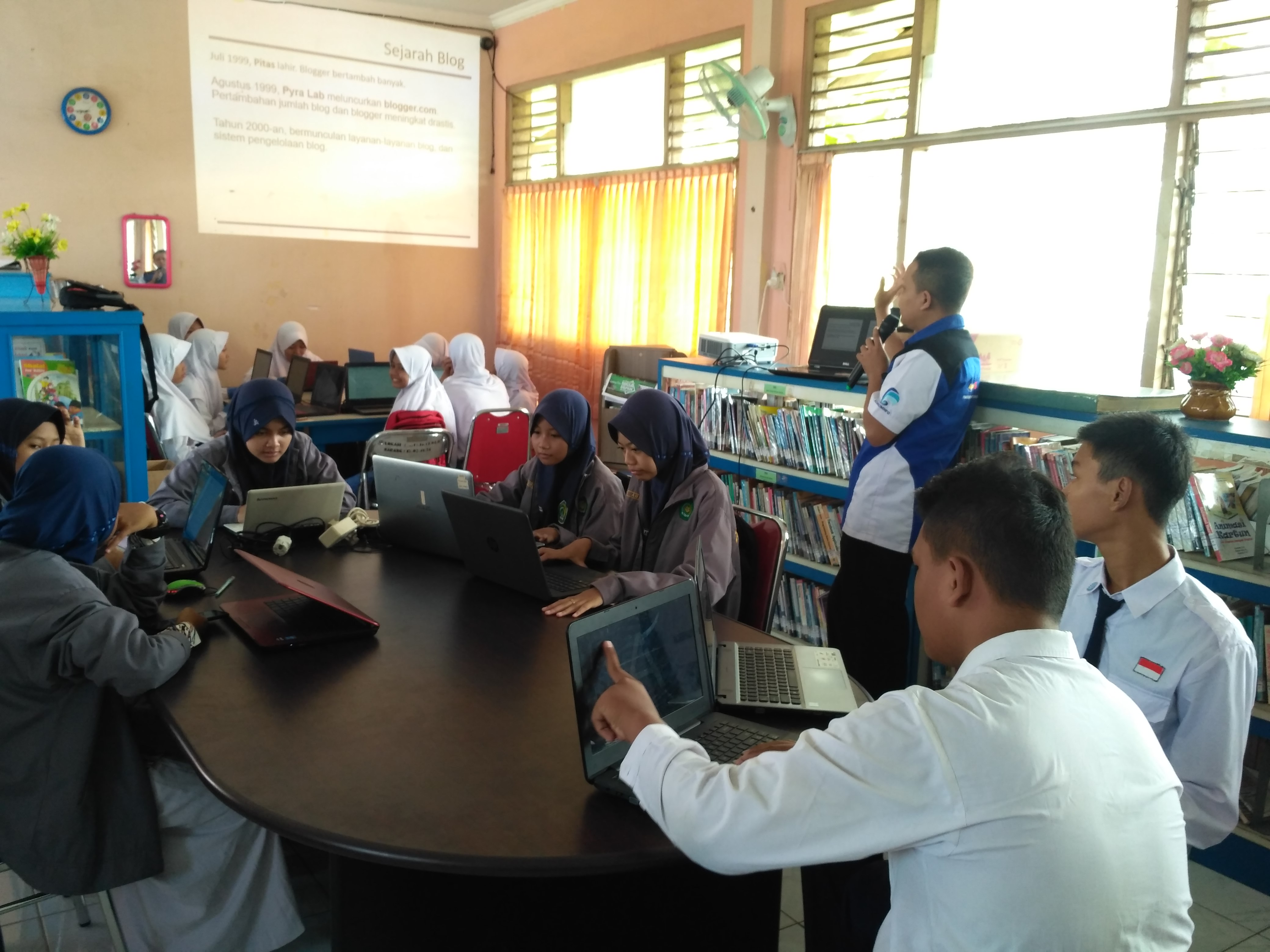 Literasi Digital dan Kelas Menulis tingkat SMP