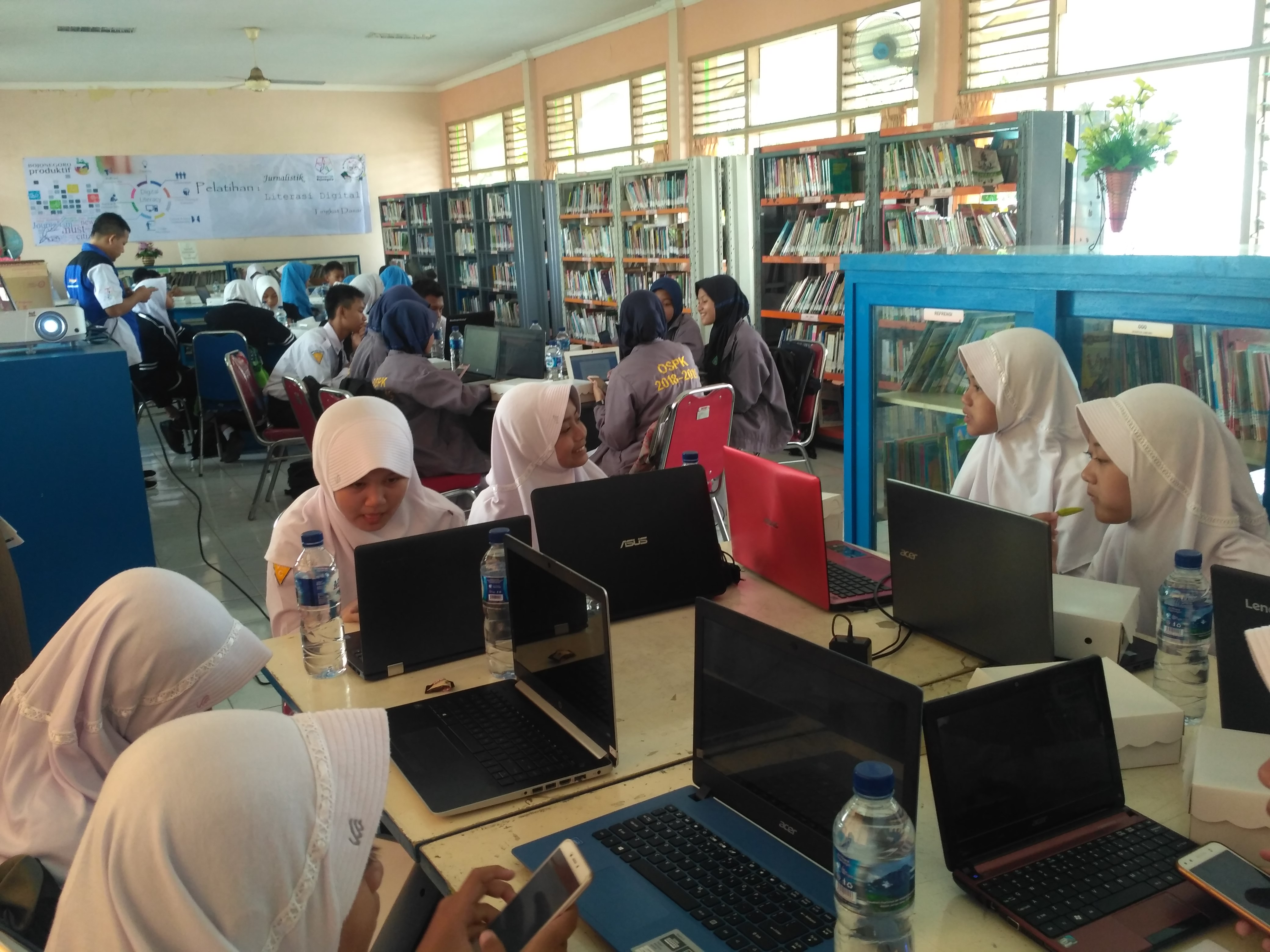 Literasi Digital dan Kelas Menulis tingkat SMP
