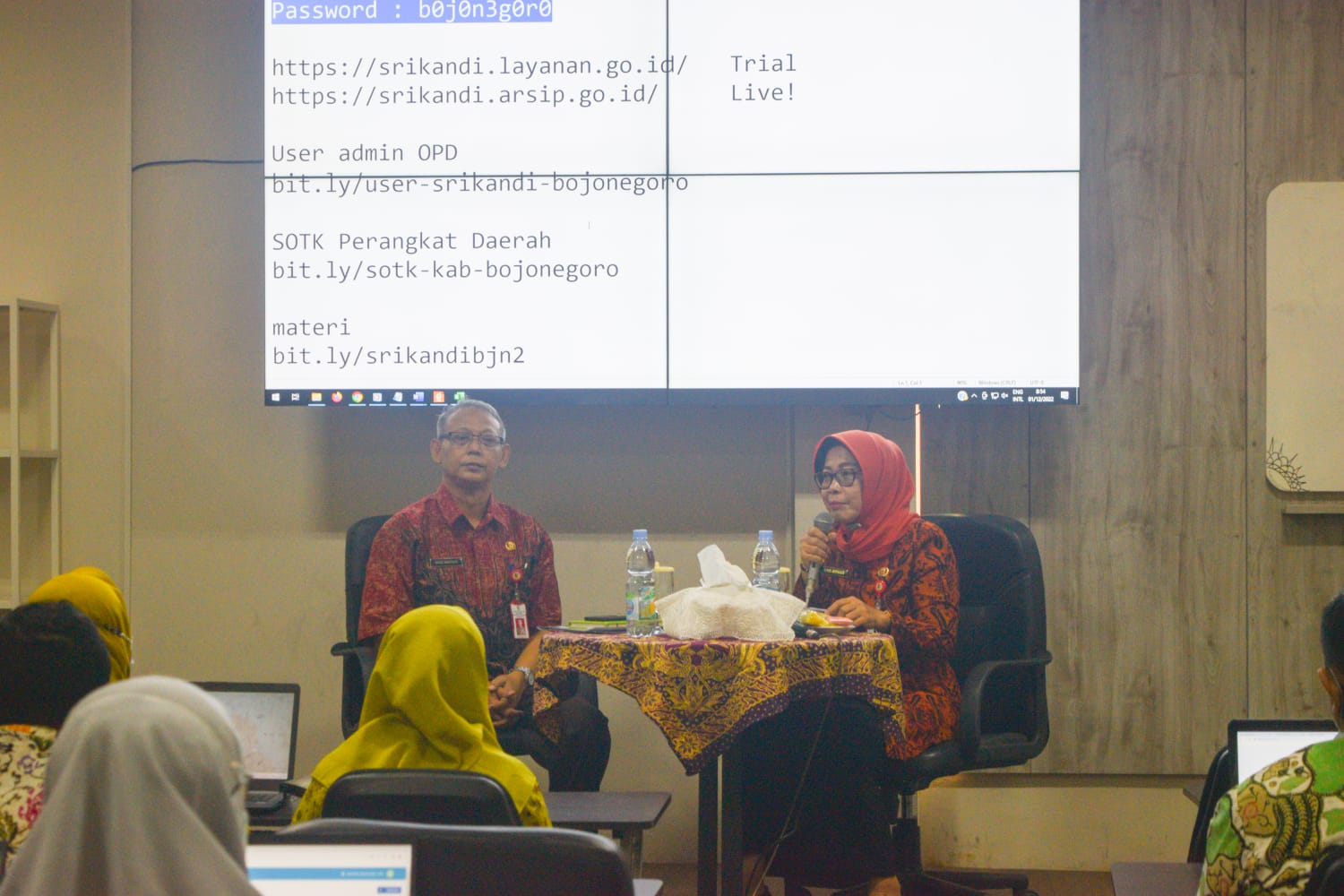 Materi disampaiakan oleh Asisten Administrasi Umum  Kabupaten Bojonegoro NINIK SUSMIATI, SKM,MMKes